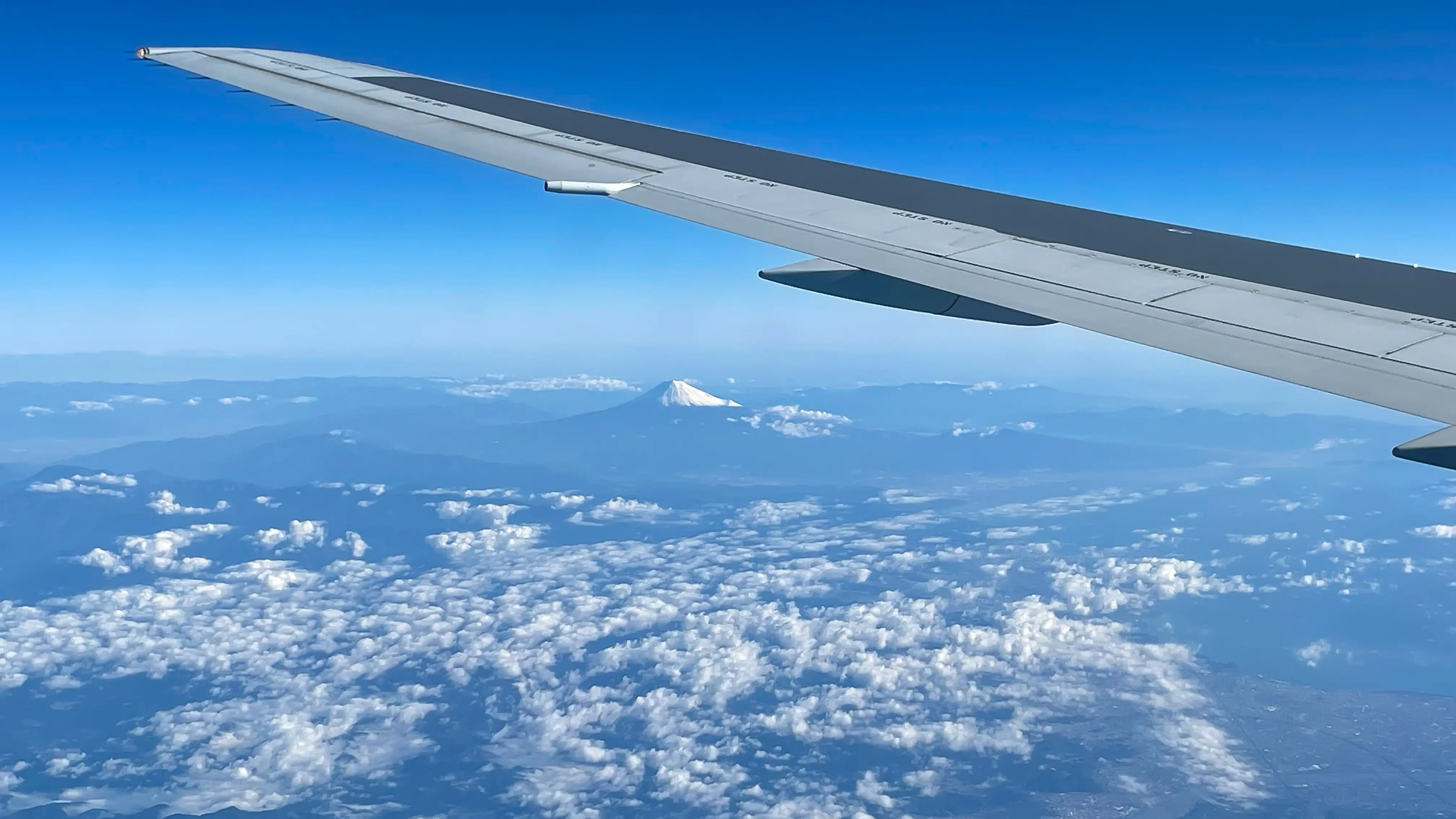 新潟空港発、新千歳空港行きの格安航空券、LCC、飛行機チケットの最