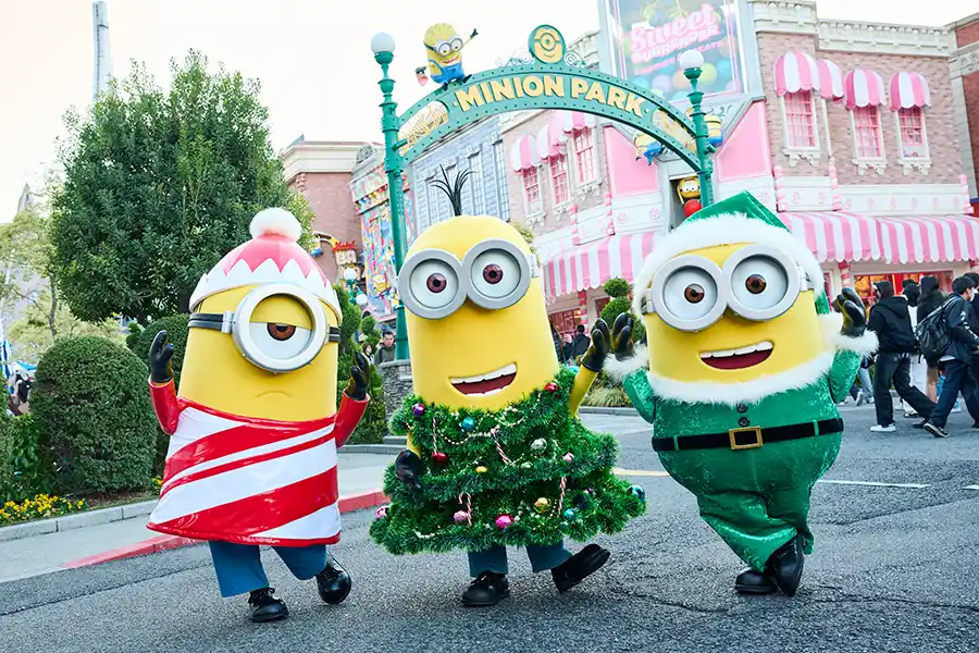 ミニオンたちがキュートなクリスマス・コスチュームで登場