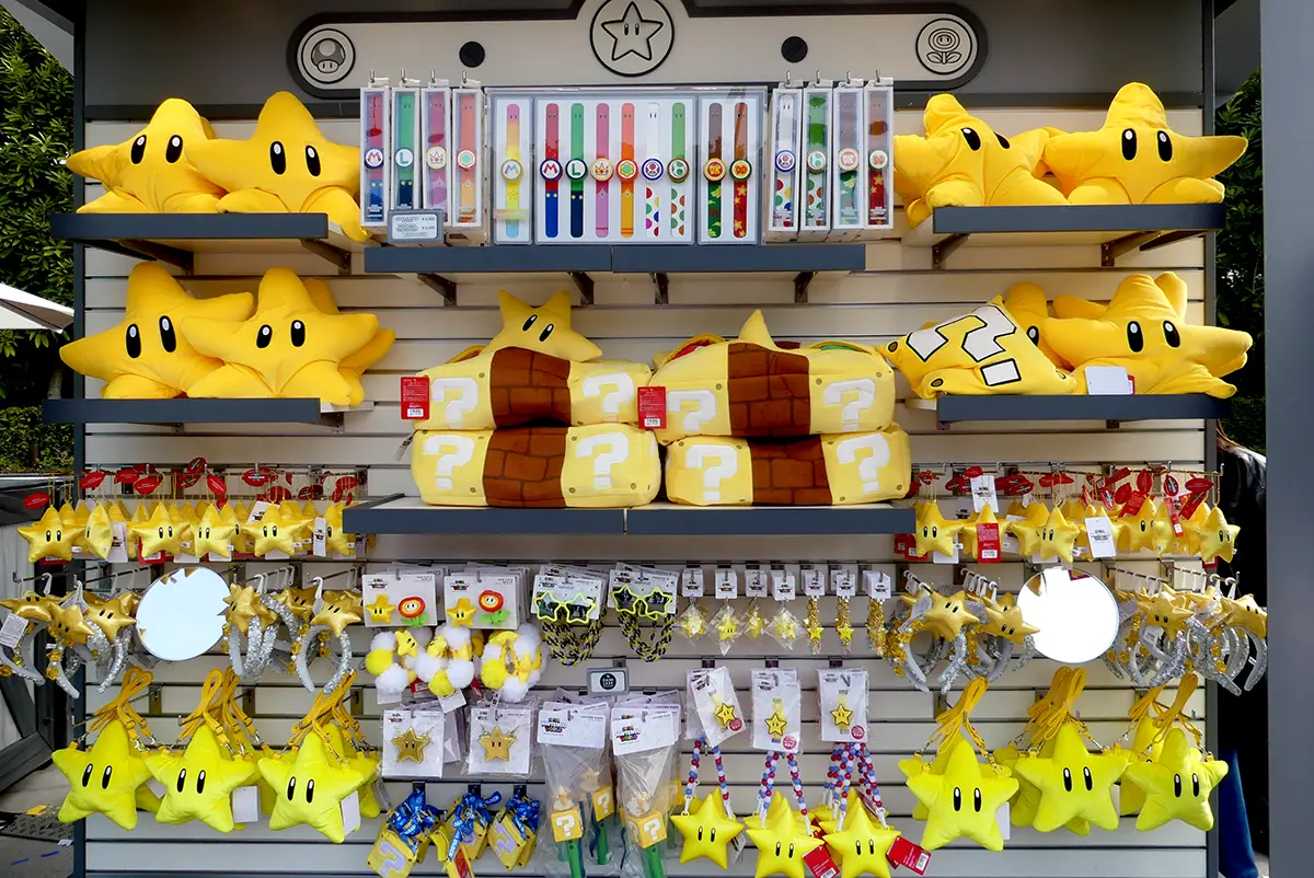 おすすめの限定グッズ ショルダーバッグ、ぬいぐるみキーチェーンなど