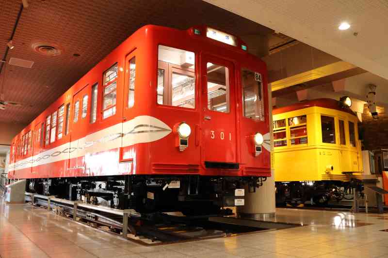 地下鉄車両1001号車と丸ノ内線301号車　ⓒ公益財団法人メトロ文化財団