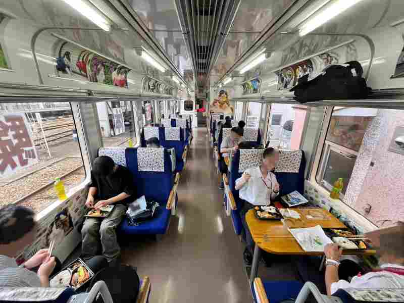 会津鉄道　会津田島車両基地内の列車で昼食（イメージ）