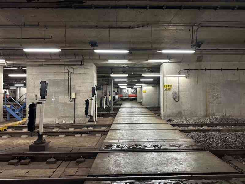 50系と醍醐車庫留置線　ⓒ京都市交通局