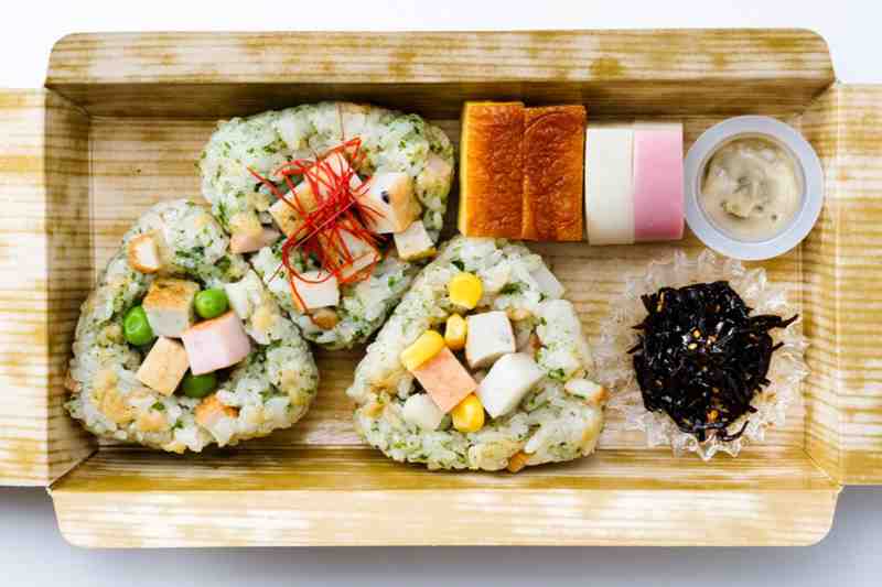 昼食お弁当　鈴廣かまぼこ「かまぼこむすび」