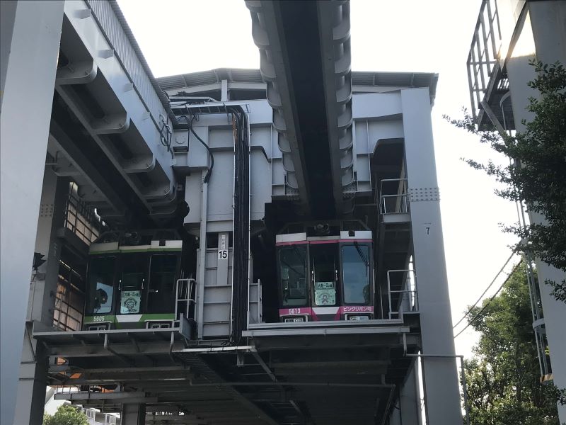 深沢車両基地　留置車両　ⓒ湘南モノレール株式会社