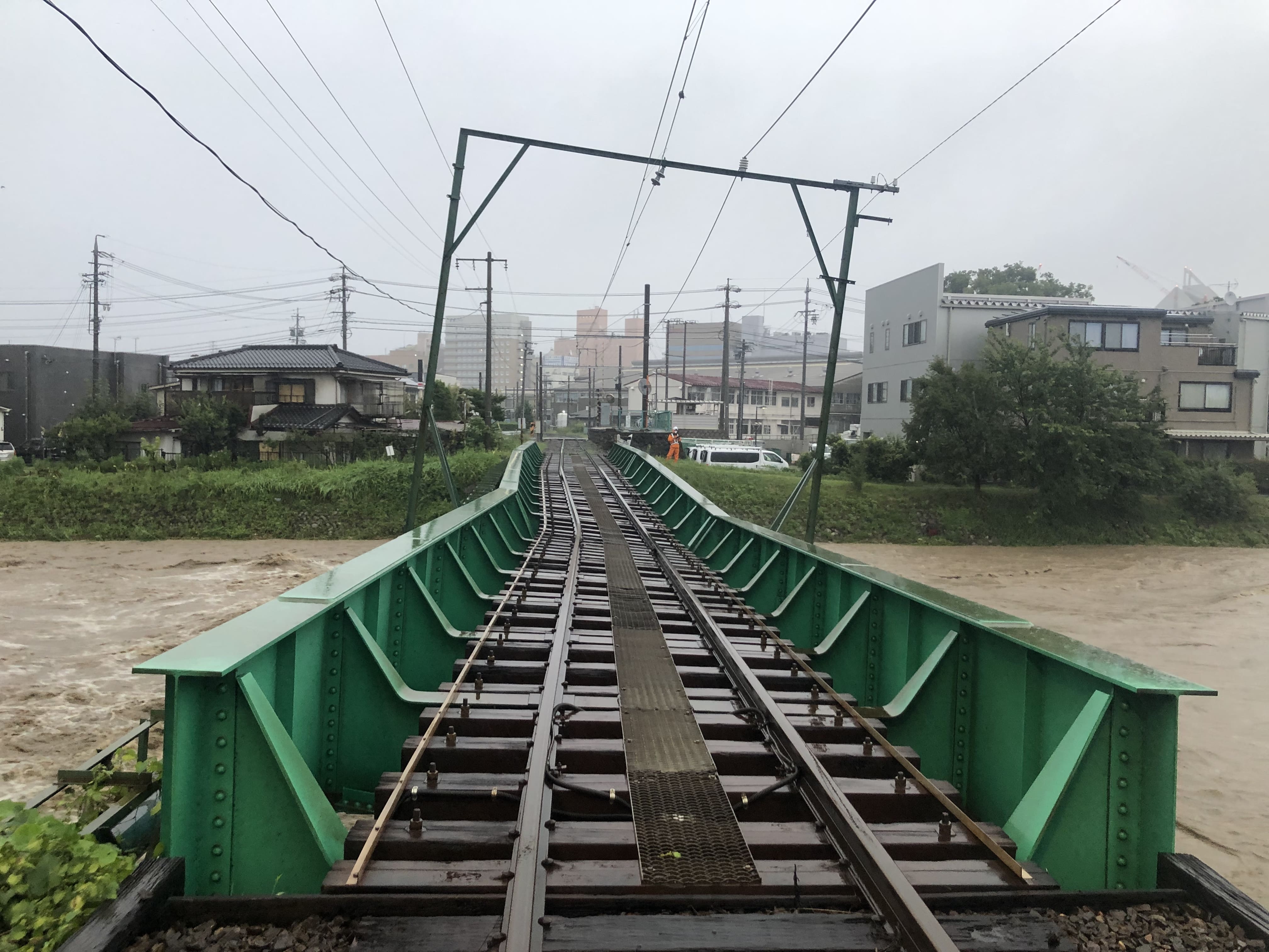 被災した当時の田川橋りょう　ⓒアルピコ交通株式会社