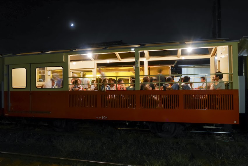 夜トロビール列車　ⓒ小湊鐵道株式会社